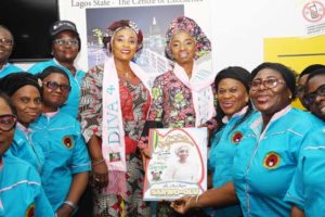 Wife of the APC Governorship Candidate in Lagos State, Dr. Ibijoke Sanwo-Olu with the Wife of the Deputy Governorship Candidate, Mrs. Oluremi Hamzat, during their meeting with female Entertainers  and different women Group, at the BOS Media Centre, Ikoyi Lagos……yesterday 21-01-2019