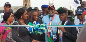 Vice President Prof.Yemi Osinbajo,SAN commissioning NDPHC/NIPP Distribution intervention Projects which deliver power to the people of Southern Senatorial District of Ondo state recently. With him are the Executive Governor of Ondo state, Arakurin Rotimi Akeredolu and Executive Director , Engineering & Technical Services, NDPHC, Mr. IfeOluwa Oyedele.