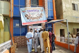 SEC 2,3,4, 5 &6: SEC Officials shutting down Dantata Success and Profitable Company, Kano, Wednesday