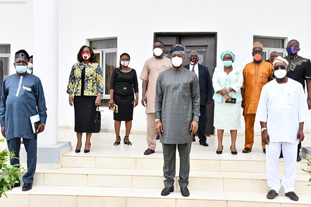 Oyo State Governor, Engr Seyi Makinde (middle); his deputy, Engr Rauf Olaniyan (right); Commissioner for Agricultural and Rural Development, Mr Muyiwa Ojekunle (left) and others during the Inauguration of Monitoring and Technical Committee on Rural Access and Agricultural Marketing Project (RAAMP) held at Government House, Ibadan. PHOTO: Oyo State Government.