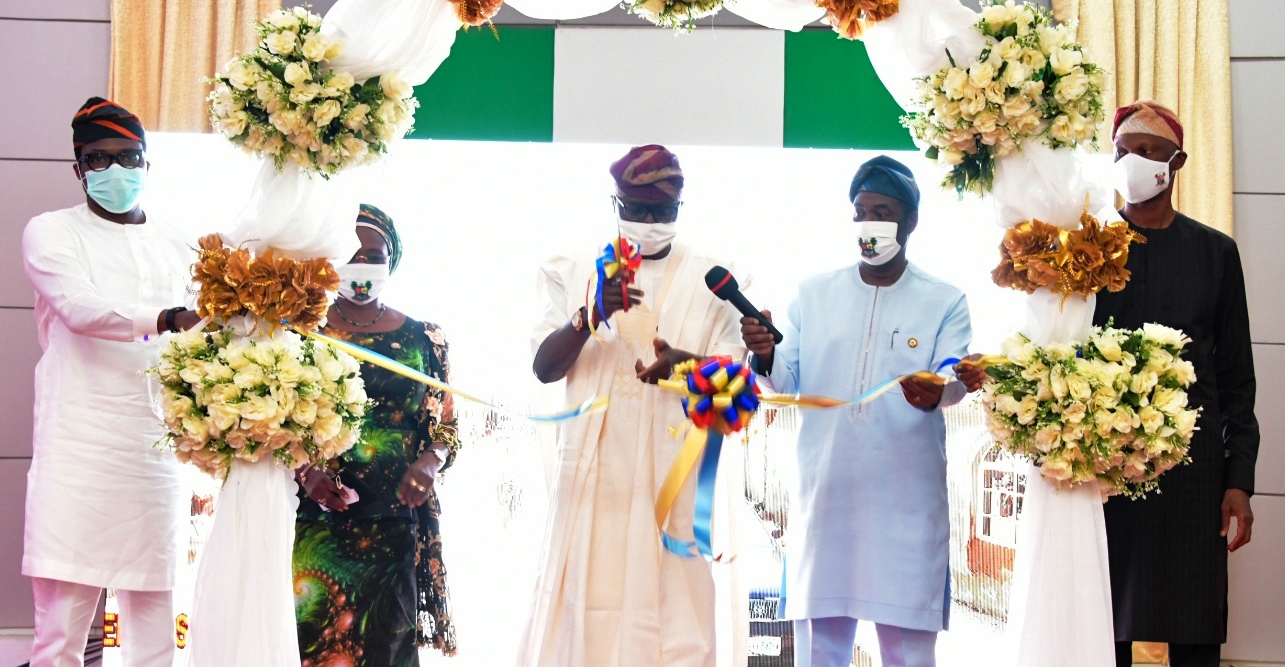 L-R: Chief of Staff to the Lagos State Governor, Mr. Tayo Ayinde; Deputy Governor, Dr. Obafemi Hamzat; Governor Babajide Sanwo-Olu; Secretary to the State Government, Mrs. Folasade Jaji and Head of Service, Mr. Hakeem Muri-Okunola during the public presentation of two books -Towards a Greater Lagos and Testimonies: Indisputable Proofs of Dividends of Democracy, as part of activities to commemorate the First Year in Office of the Sanwo-Olu’s administration, at Lagos House, Marina, on Friday, May 29, 2020.
