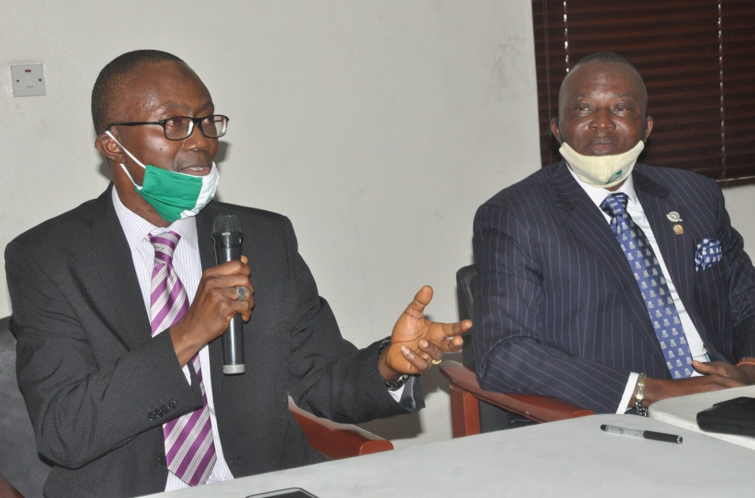 (L-r) Fatai Adegbenro, Executive Secretary/CEO, Nigerian Council of Registered Insurance Brokers (NCRIB) and Tunde Oguntade, Vice President/representative of President,  NCRIB, during the annual general meeting of the National Association of Insurance and Pension Correspondents in Lagos on Wednesday. 29/7/2020