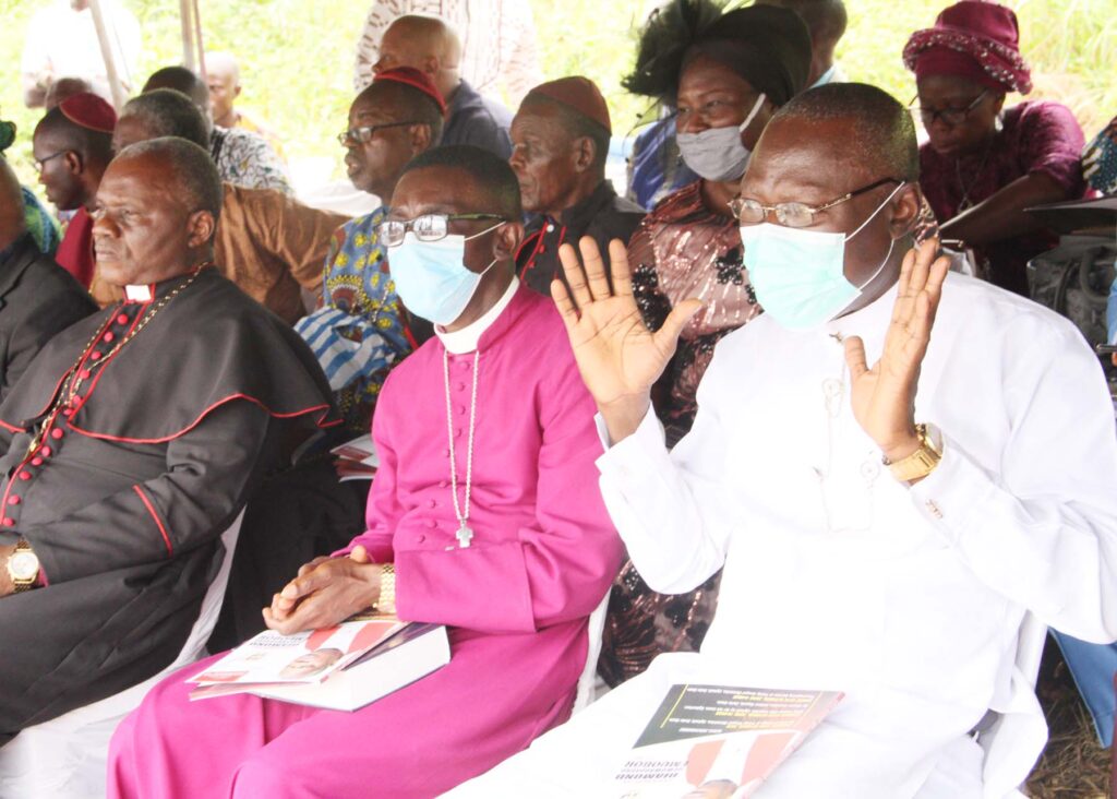 Photo News L-R, Former, Executive Secretary, Delta State Pilgrims Welfare Board Bishop Orho Iteheri, Anglican Bishop Warri Diocese, Bishop Christian Edeh and Representative, Delta State Governor Apostle Silvanus Okorotie during the Final Burial of the Late Bishop Diamond Emuobor in Ugborhen, Sapele Delta State at the weekend