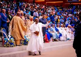 Sanwo-Olu Felicitates With Pastor Tunde Bakare At 70
