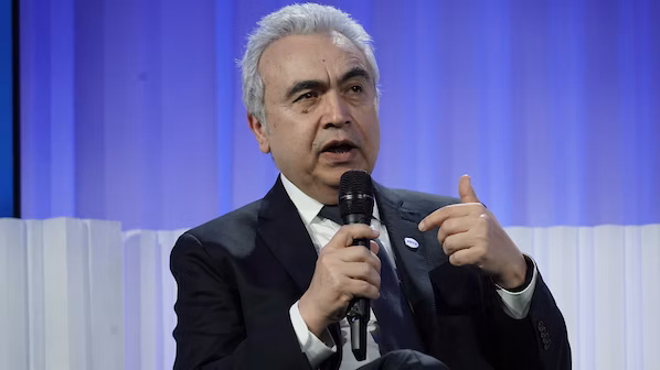 IEA Says Global Electric Cars Sales On Growth Trajectory