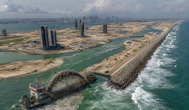 Nigeria Dumps 120 Million Tons of Sand into Atlantic to Build Massive City with 8.4 km Sea Wall for Protection Against Ocean Waves and Erosion